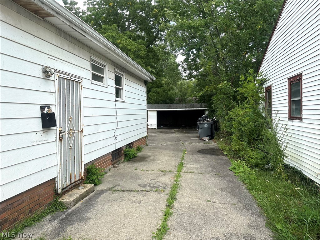 4549 Lee Road Cleveland OH 44128