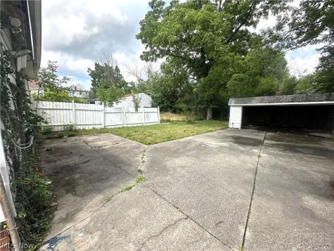 4549 Lee Road Cleveland OH 44128