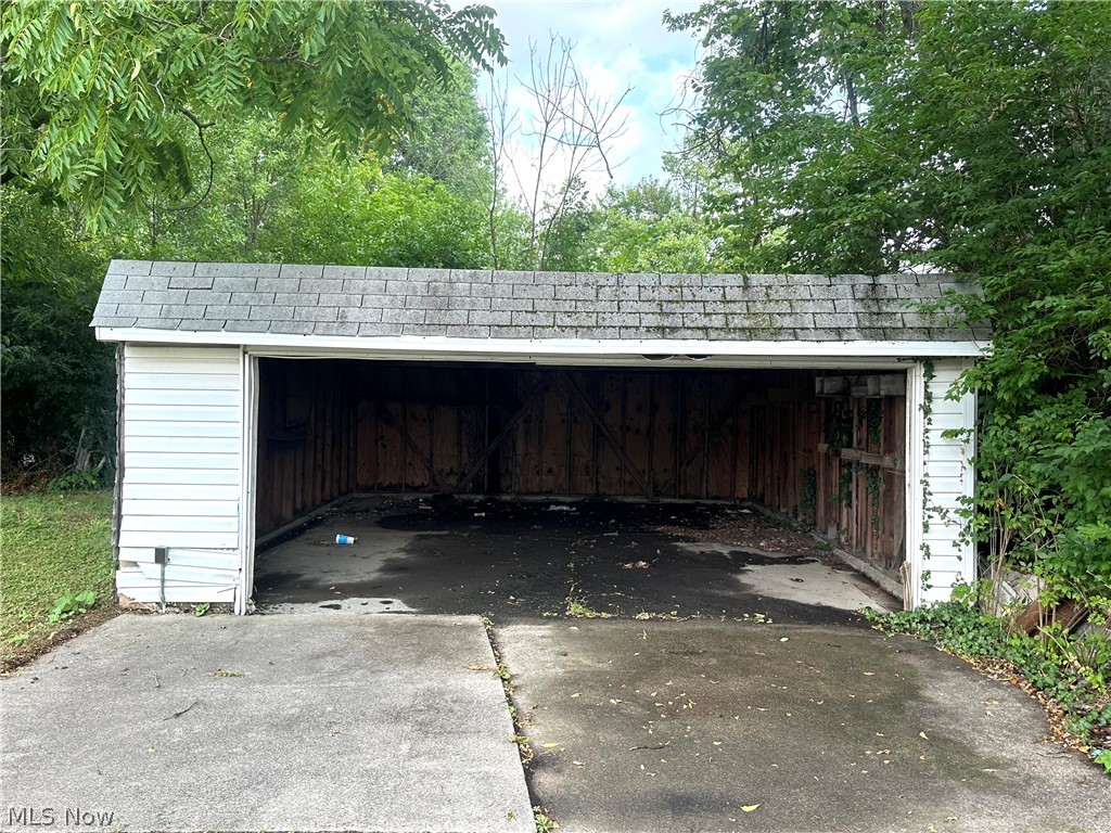 4549 Lee Road Cleveland OH 44128