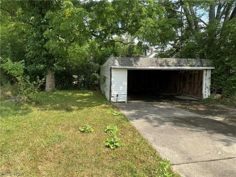 4549 Lee Road Cleveland OH 44128