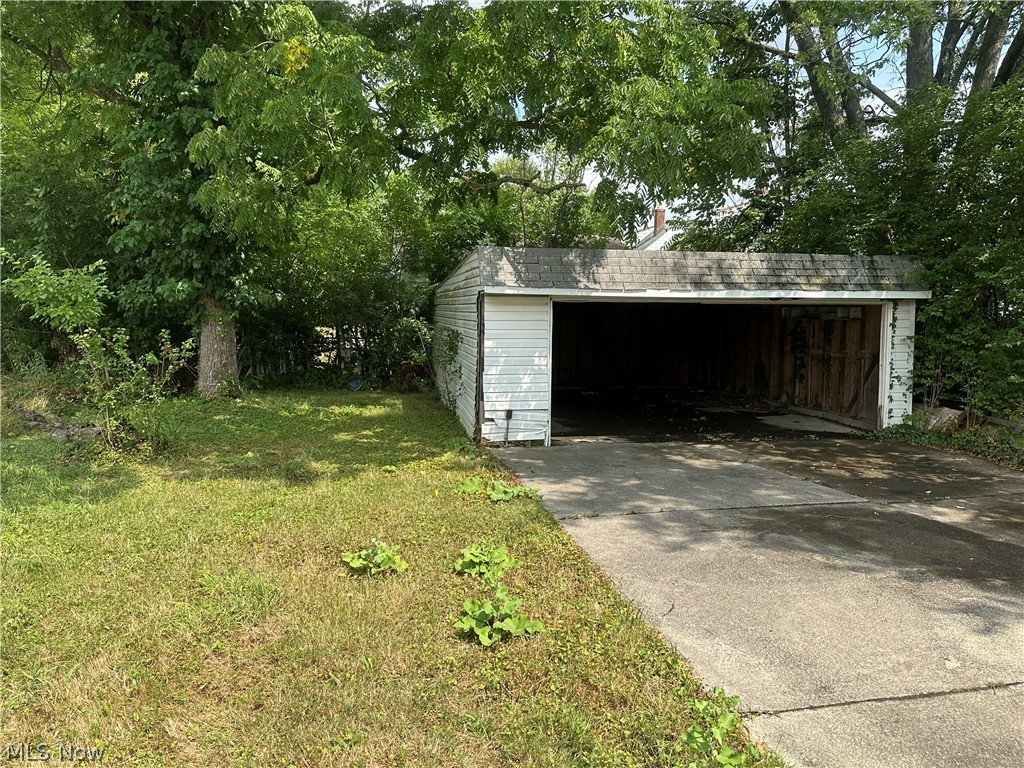 4549 Lee Road Cleveland OH 44128