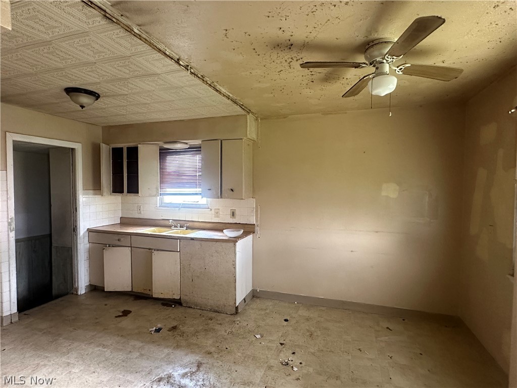 4549 Lee Road Cleveland OH 44128