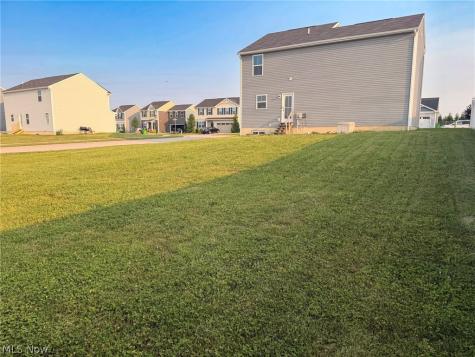 2677 Himelrigh Boulevard Barberton OH 44203