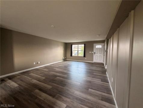 2677 Himelrigh Boulevard Barberton OH 44203
