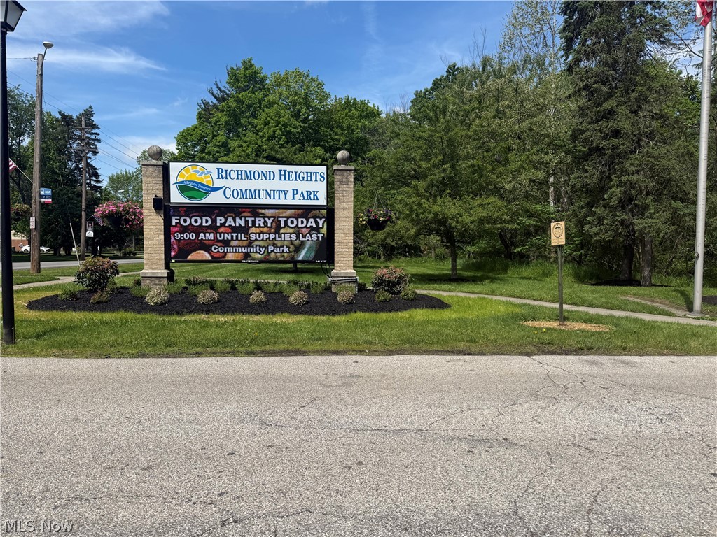 492 Jeannette Drive Richmond Heights OH 44143