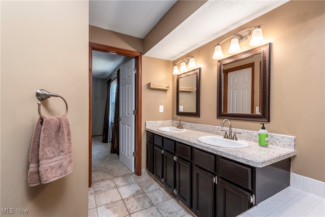 18782 S Inlet Drive Strongsville OH 44136