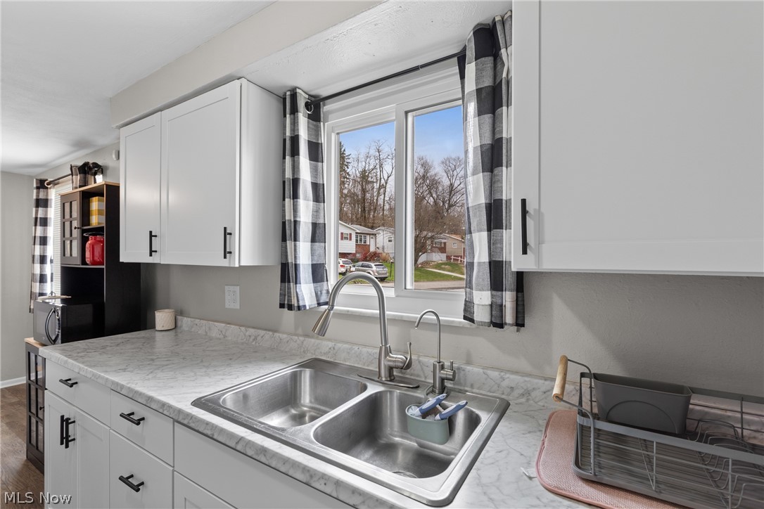 112 Parkview Drive Wintersville OH 43953