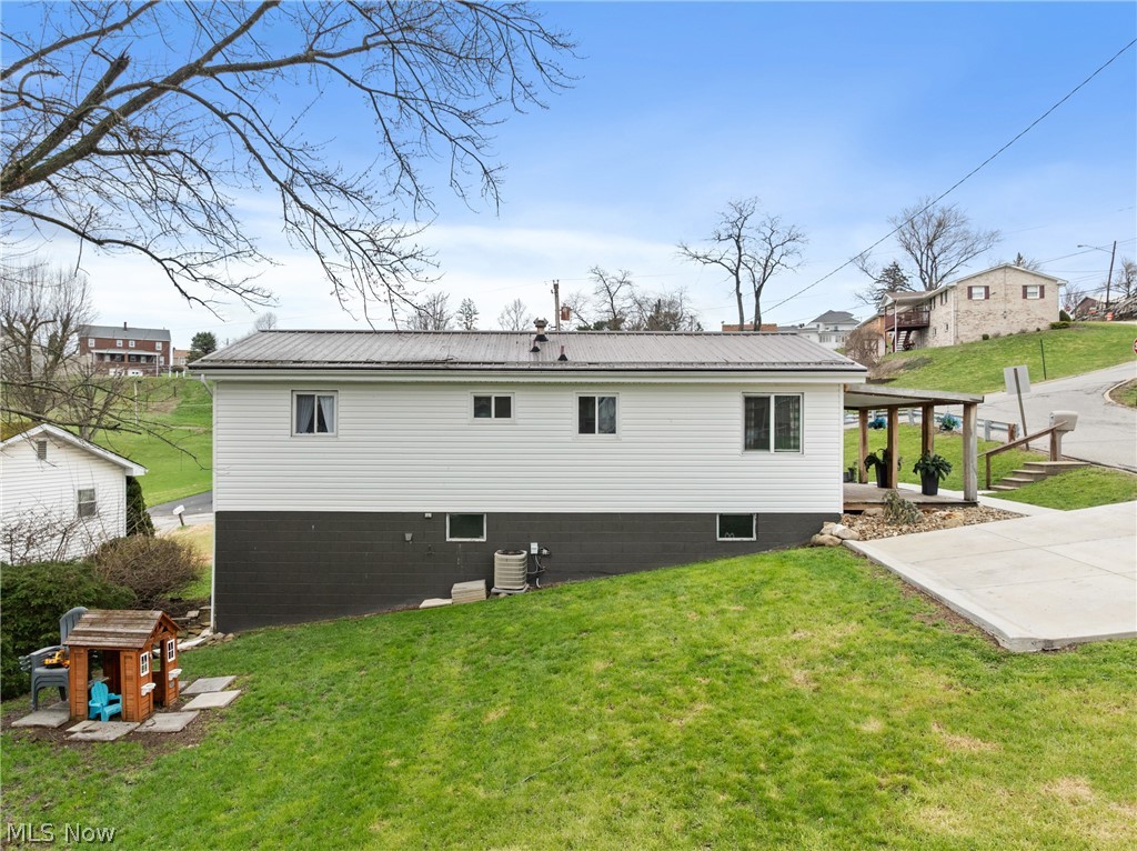112 Parkview Drive Wintersville OH 43953