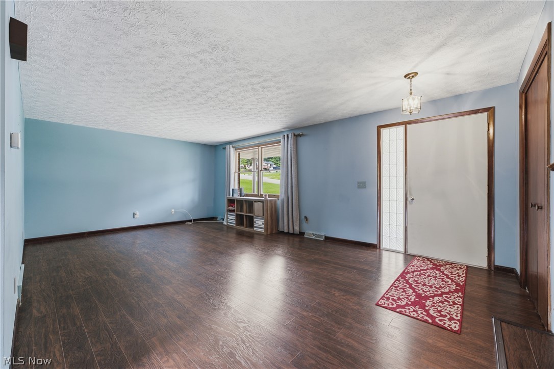 10811 Buehler Road NE Bolivar OH 44612