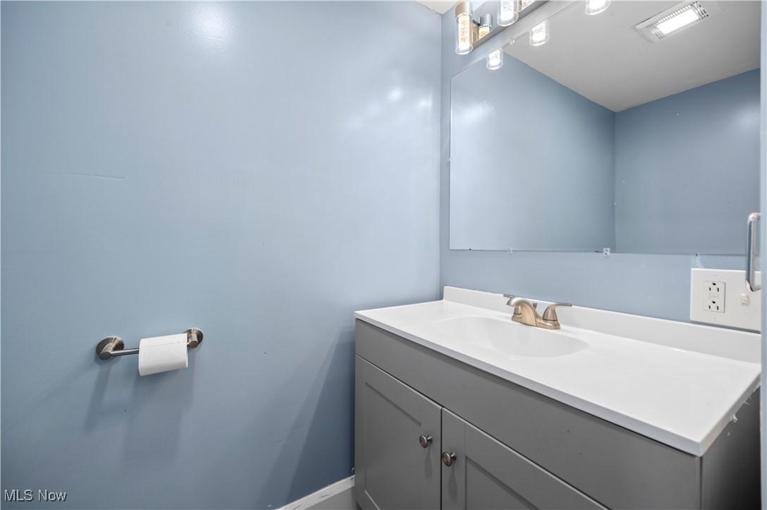 858 Allison Avenue Lorain OH 44052