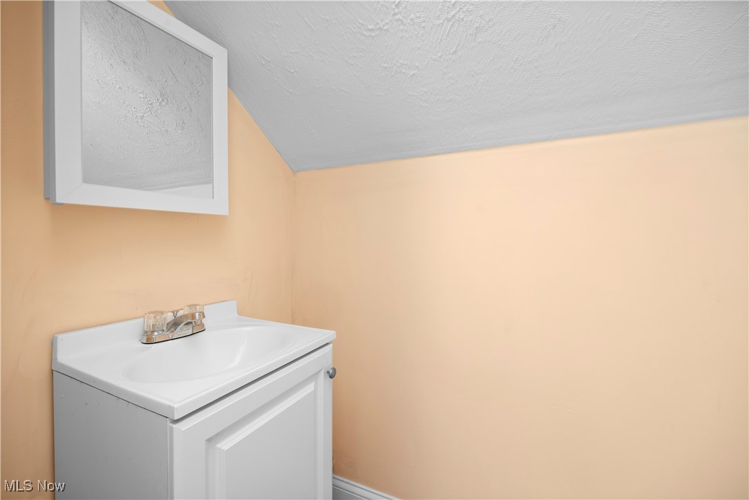 858 Allison Avenue Lorain OH 44052