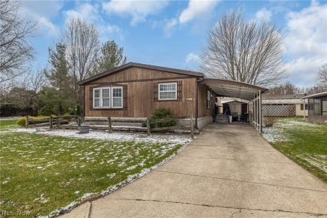 63 Parkway Drive Olmsted Twp OH 44138
