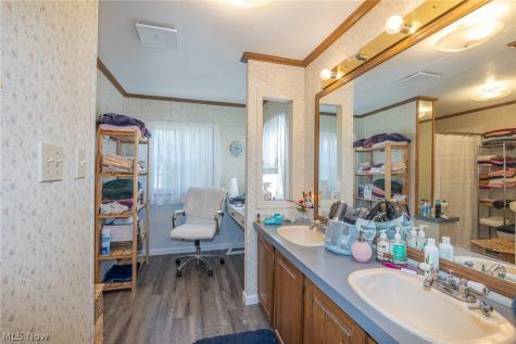 63 Parkway Drive Olmsted Twp OH 44138