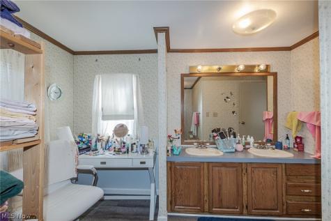 63 Parkway Drive Olmsted Twp OH 44138