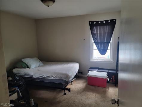 18305 Knoll Drive Maple Heights OH 44137