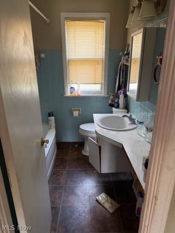 18305 Knoll Drive Maple Heights OH 44137