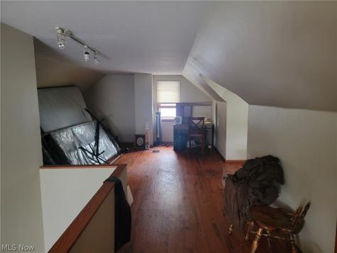 18305 Knoll Drive Maple Heights OH 44137