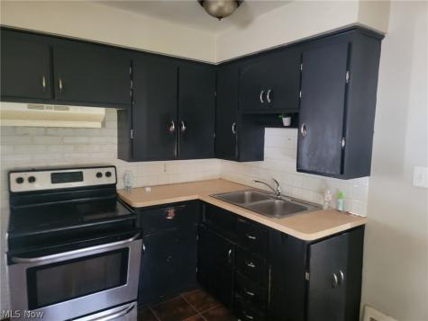 18305 Knoll Drive Maple Heights OH 44137