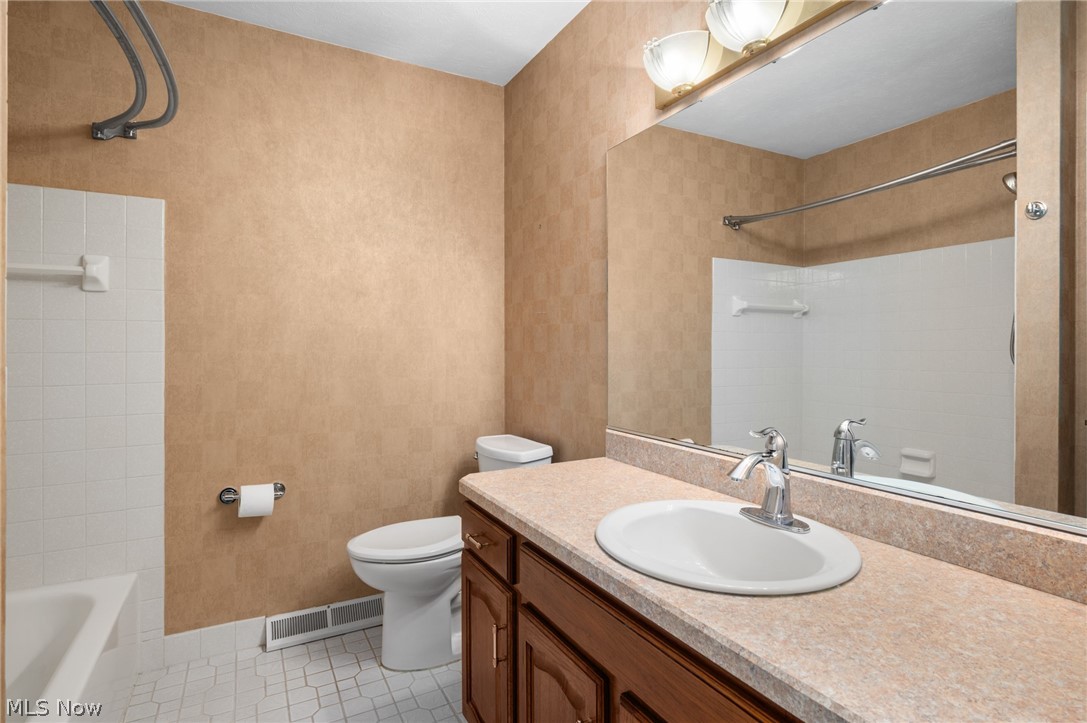 3834 Willow Run Westlake OH 44145