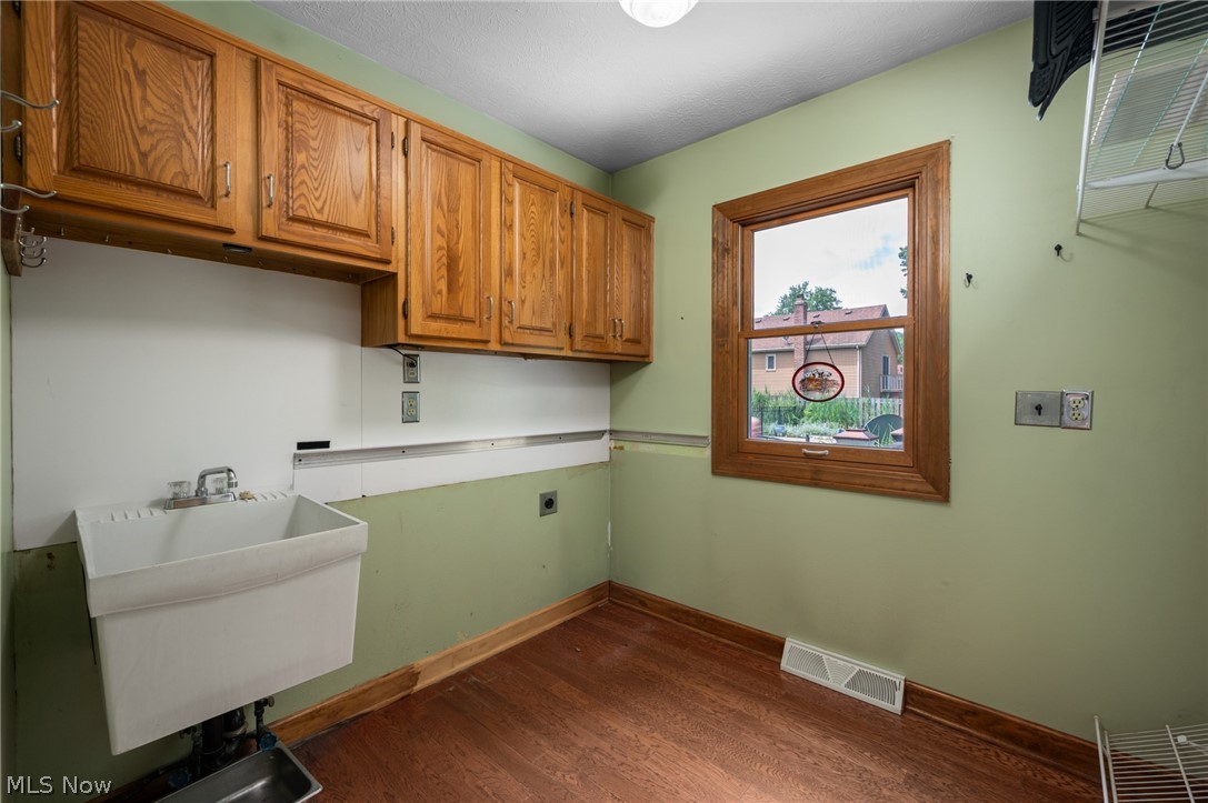 3834 Willow Run Westlake OH 44145