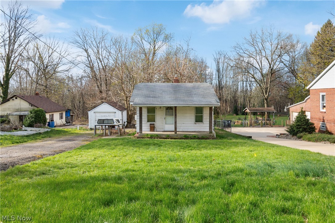 1664 Woods Road Akron OH 44306