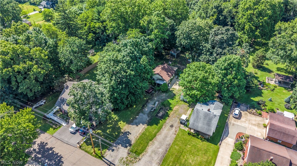 1664 Woods Road Akron OH 44306