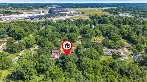 1664 Woods Road Akron OH 44306