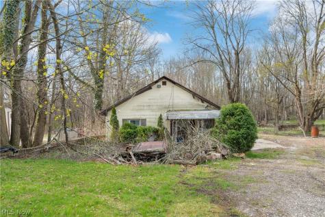 1664 Woods Road Akron OH 44306