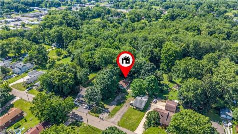 1664 Woods Road Akron OH 44306