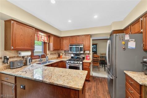 10178 Huntington Park Drive Strongsville OH 44136