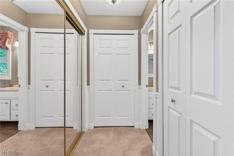 10178 Huntington Park Drive Strongsville OH 44136
