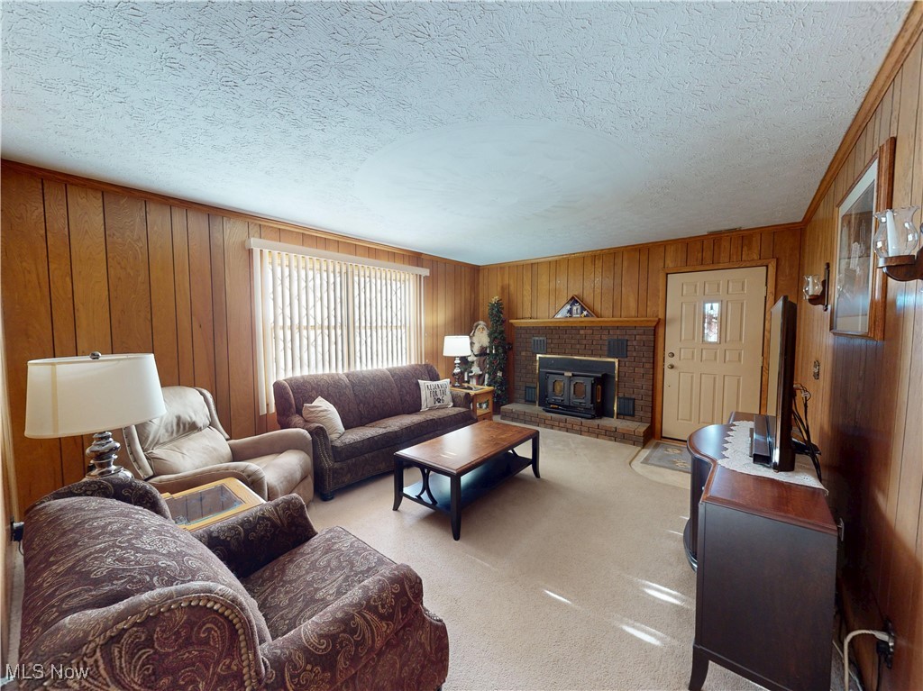 910 Canal Street Magnolia OH 44643