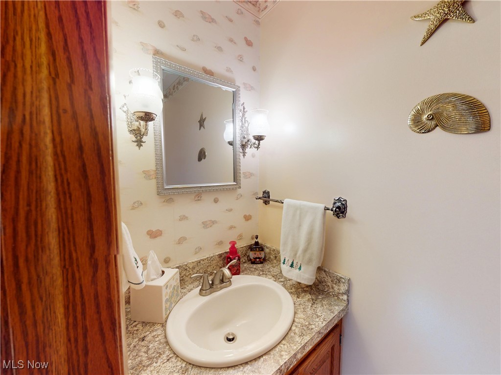 910 Canal Street Magnolia OH 44643