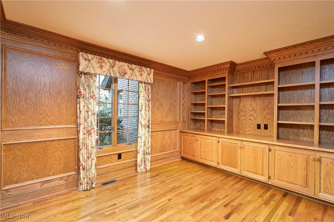 692 Pine Point Drive Akron OH 44333