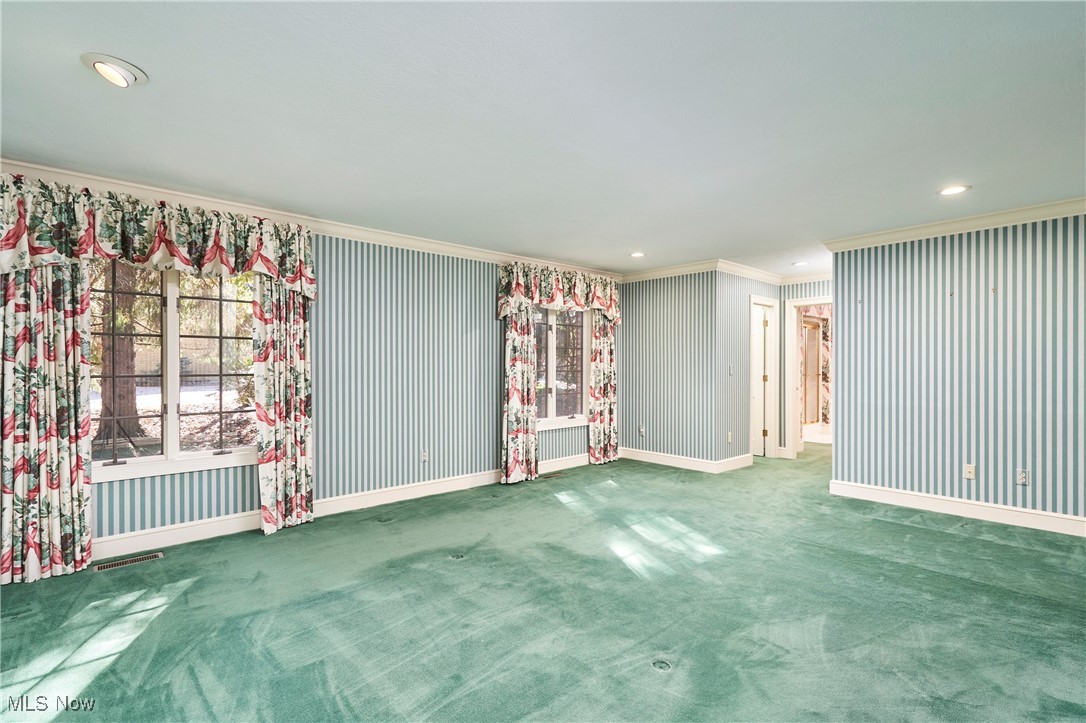 692 Pine Point Drive Akron OH 44333