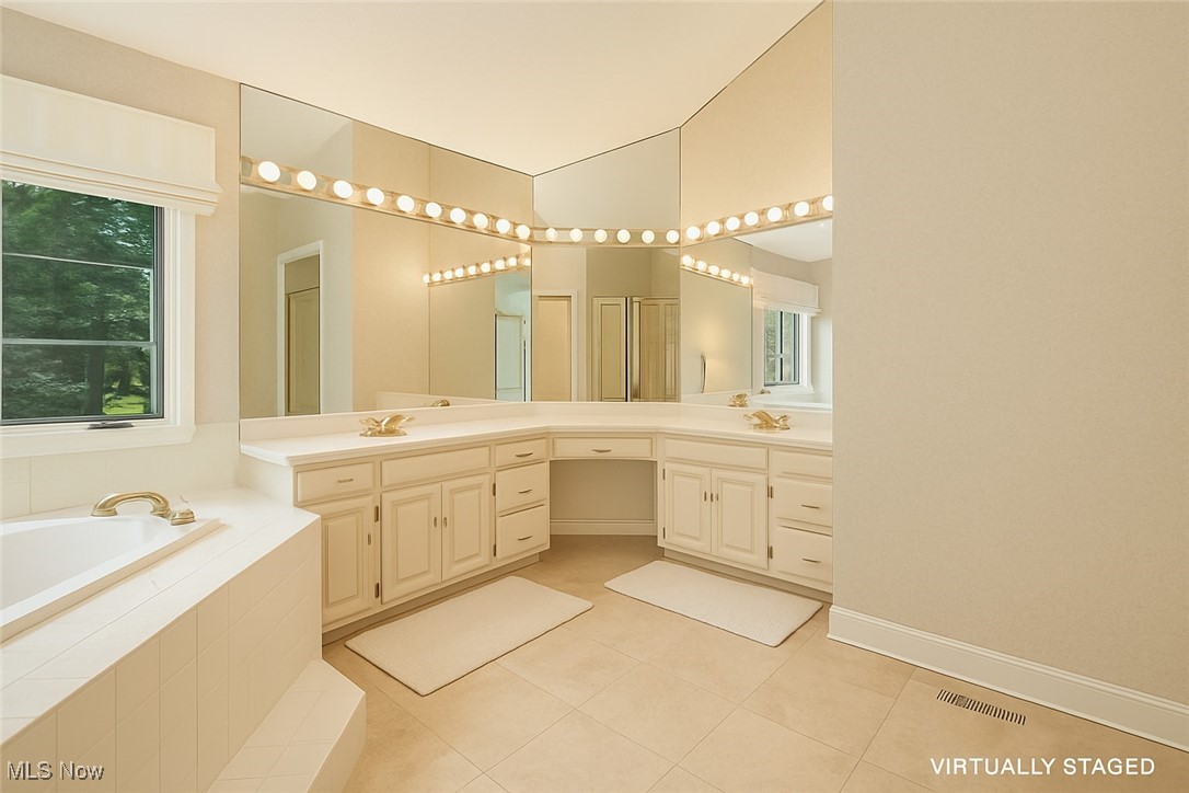 692 Pine Point Drive Akron OH 44333