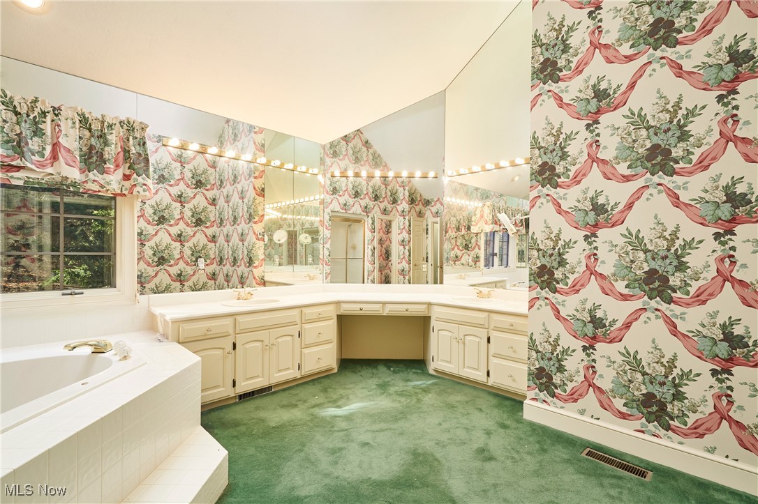 692 Pine Point Drive Akron OH 44333