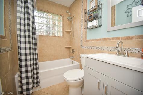 526 N Harmony Street Medina OH 44256