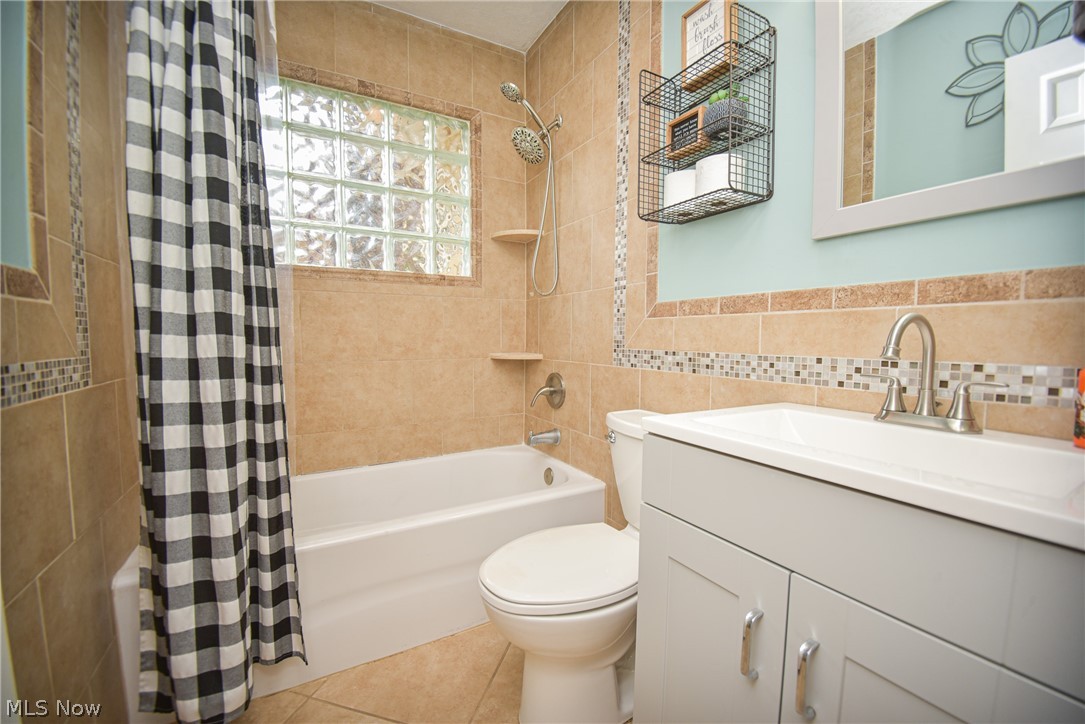 526 N Harmony Street Medina OH 44256