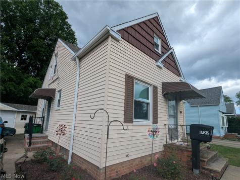 1722 Temple Avenue Mayfield Heights OH 44124