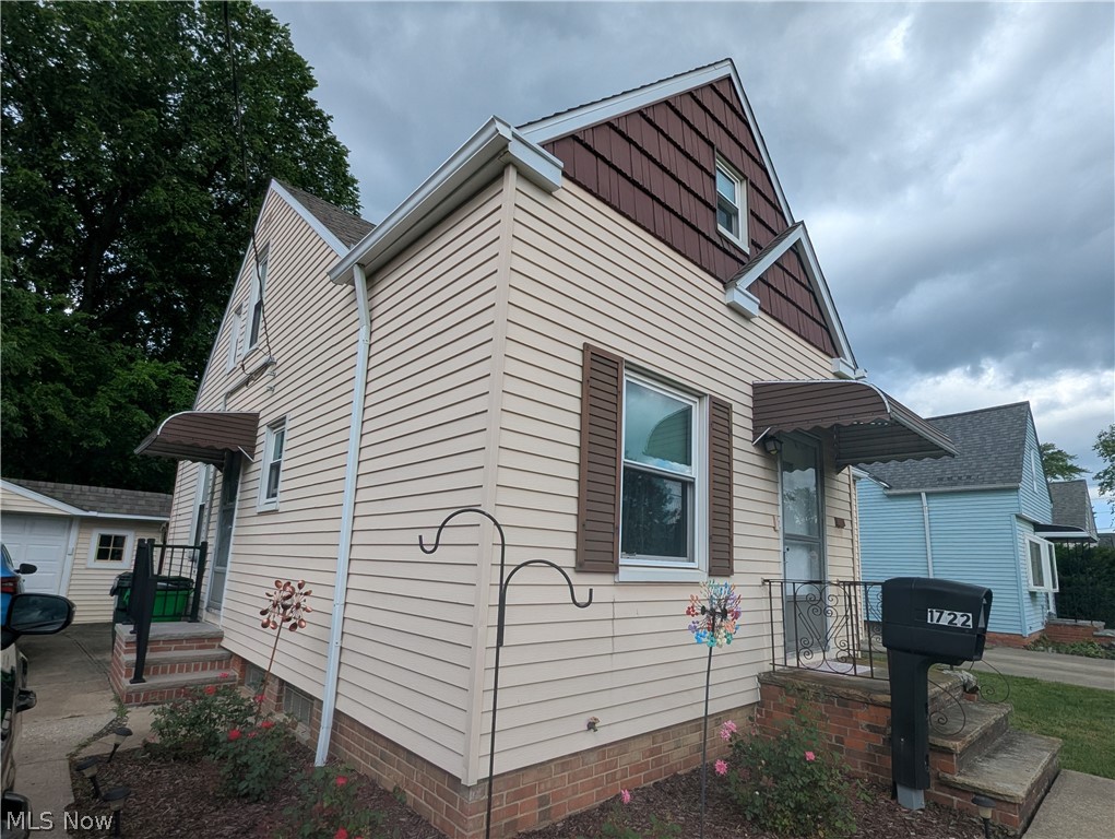 1722 Temple Avenue Mayfield Heights OH 44124