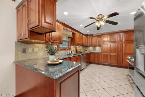 28206 N Park Drive North Olmsted OH 44070