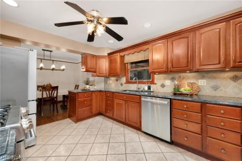 28206 N Park Drive North Olmsted OH 44070