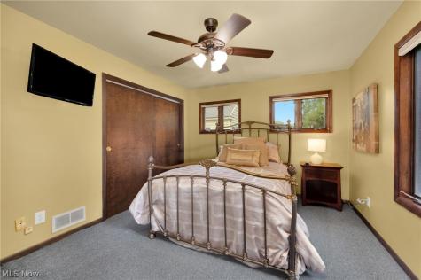 28206 N Park Drive North Olmsted OH 44070