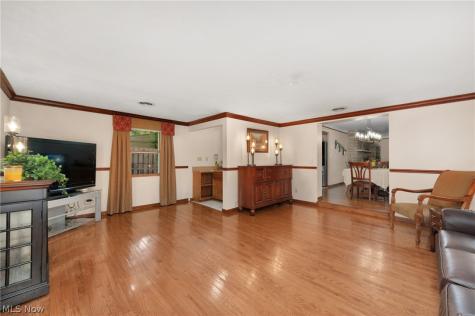28206 N Park Drive North Olmsted OH 44070