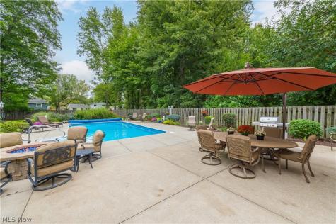 28206 N Park Drive North Olmsted OH 44070