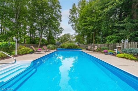 28206 N Park Drive North Olmsted OH 44070