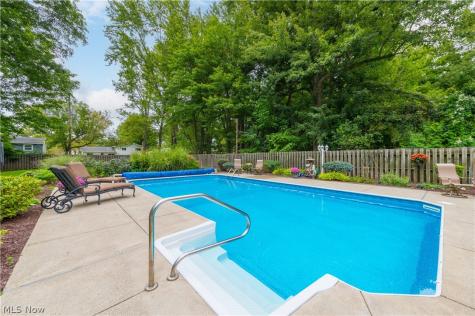 28206 N Park Drive North Olmsted OH 44070