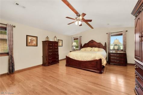 28206 N Park Drive North Olmsted OH 44070