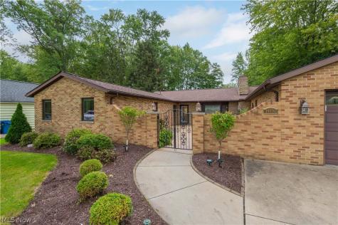 28206 N Park Drive North Olmsted OH 44070
